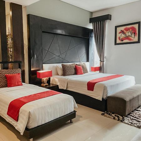 Prima Sr Hotel & Convention Yogyakarta Sleman  Zewnętrze zdjęcie