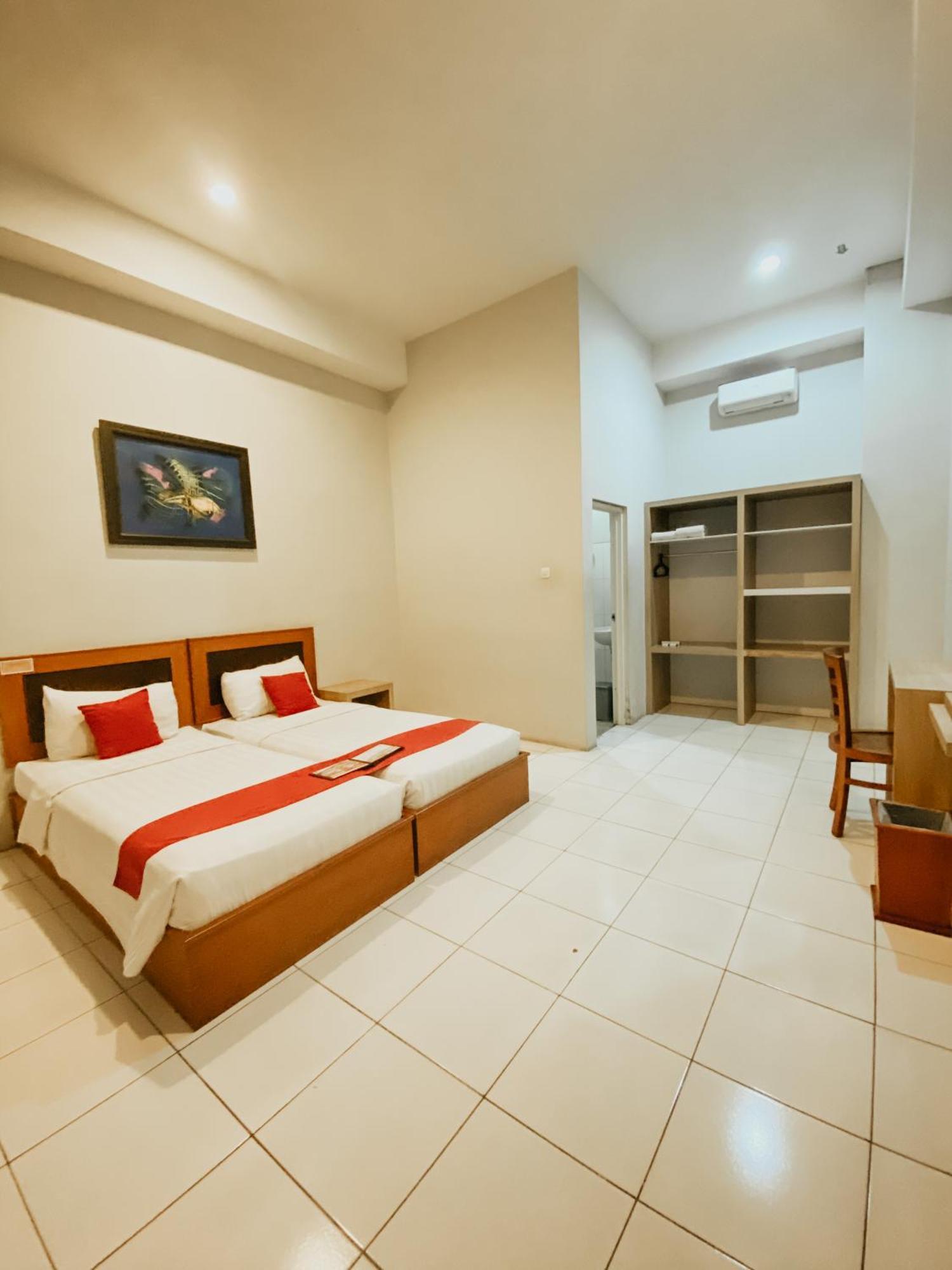 Prima Sr Hotel & Convention Yogyakarta Sleman  Zewnętrze zdjęcie