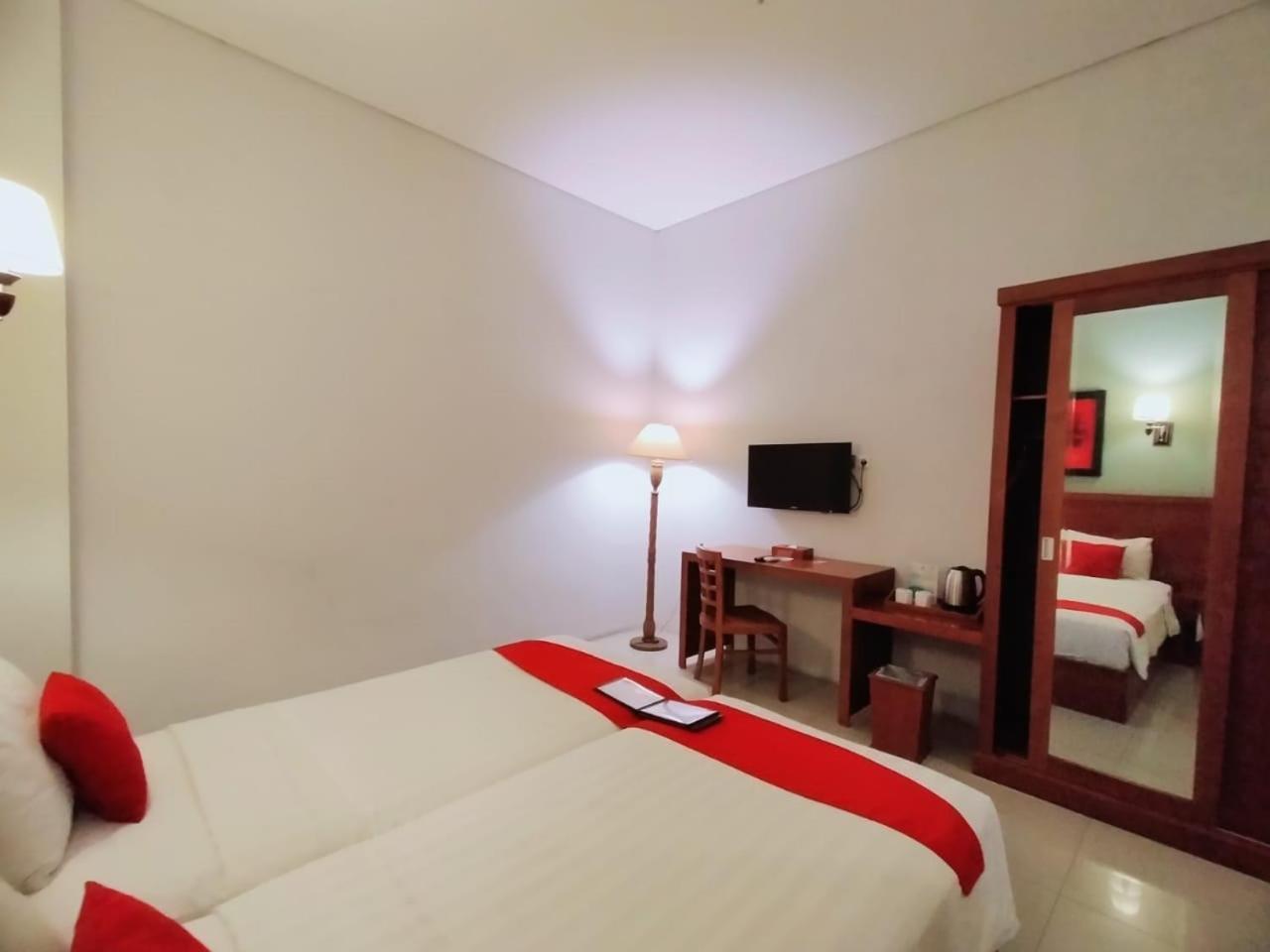 Prima Sr Hotel & Convention Yogyakarta Sleman  Zewnętrze zdjęcie
