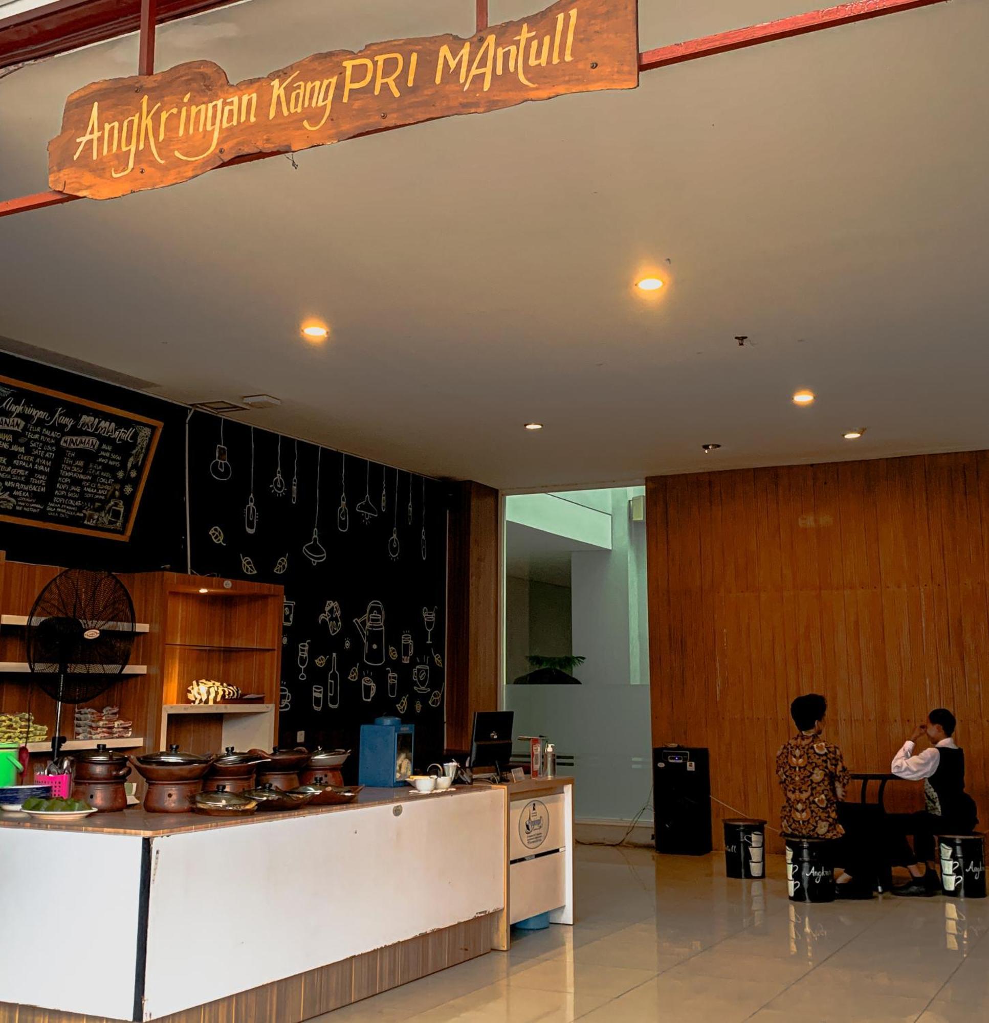 Prima Sr Hotel & Convention Yogyakarta Sleman  Zewnętrze zdjęcie