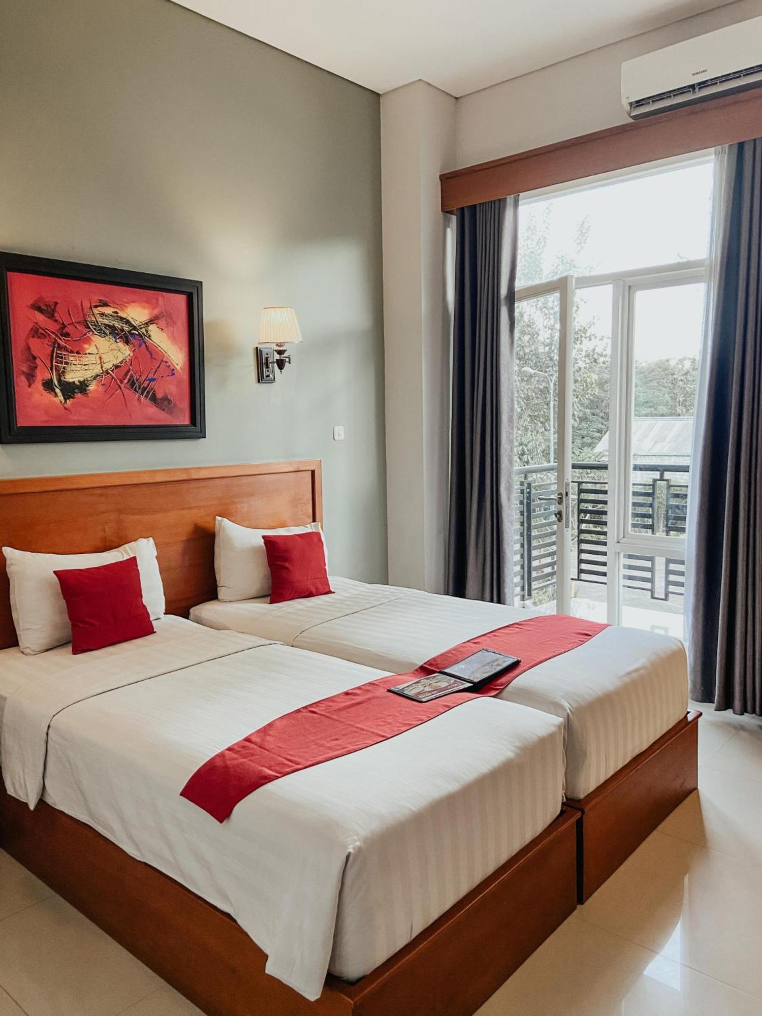 Prima Sr Hotel & Convention Yogyakarta Sleman  Zewnętrze zdjęcie
