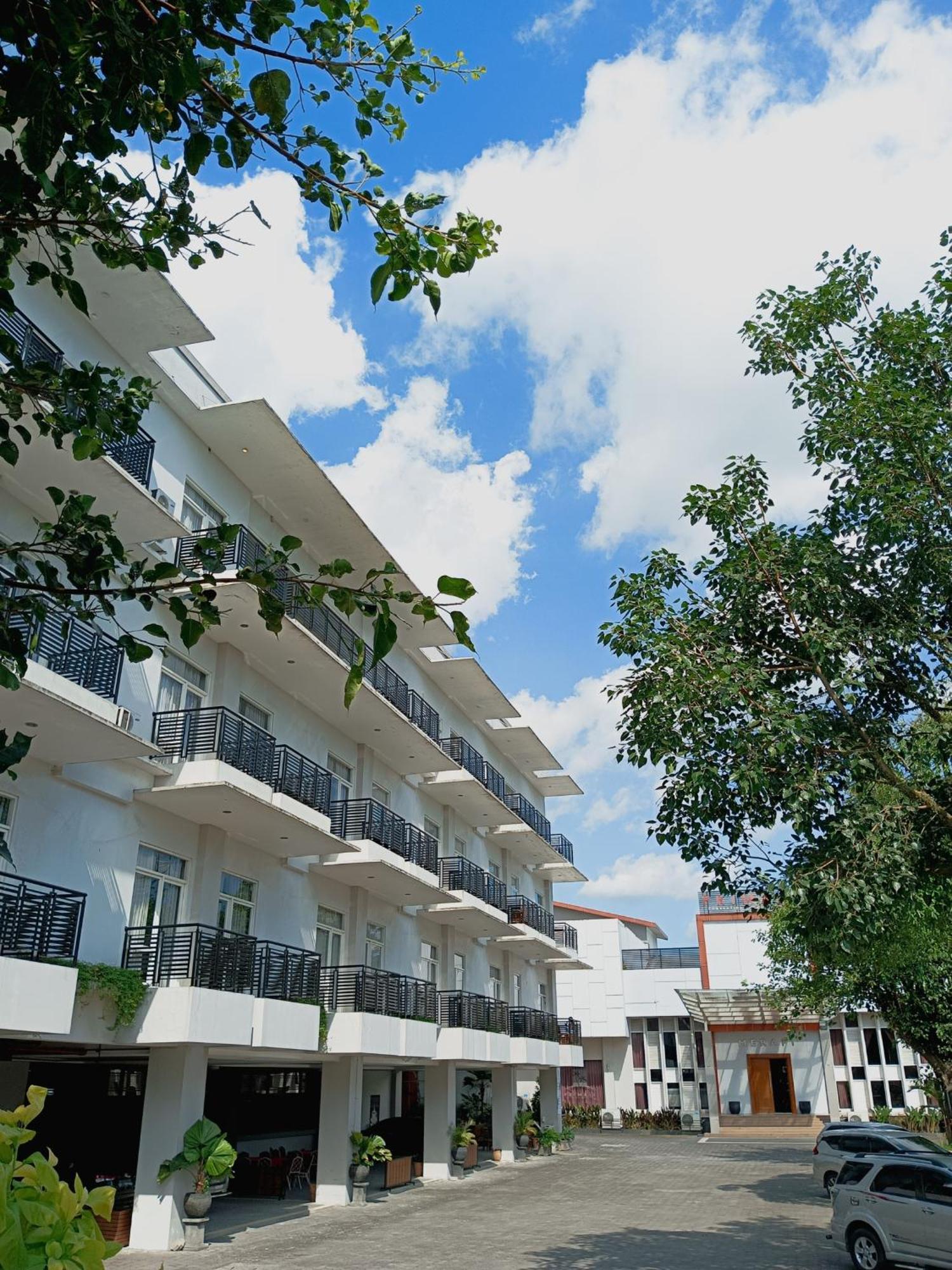 Prima Sr Hotel & Convention Yogyakarta Sleman  Zewnętrze zdjęcie