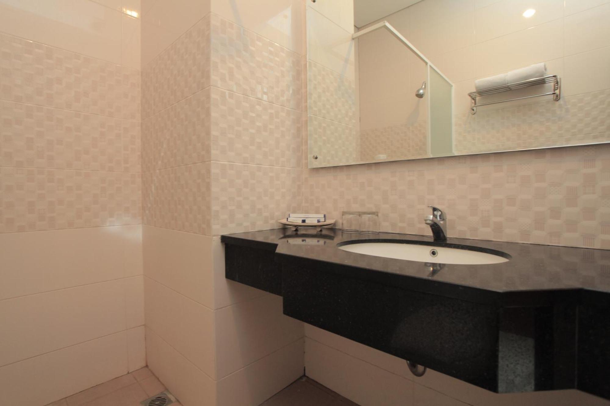Prima Sr Hotel & Convention Yogyakarta Sleman  Zewnętrze zdjęcie