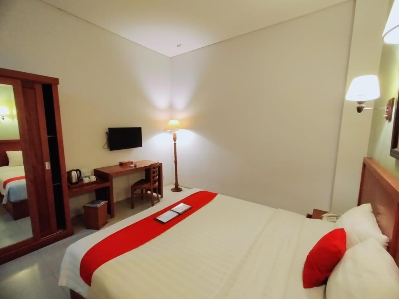 Prima Sr Hotel & Convention Yogyakarta Sleman  Zewnętrze zdjęcie