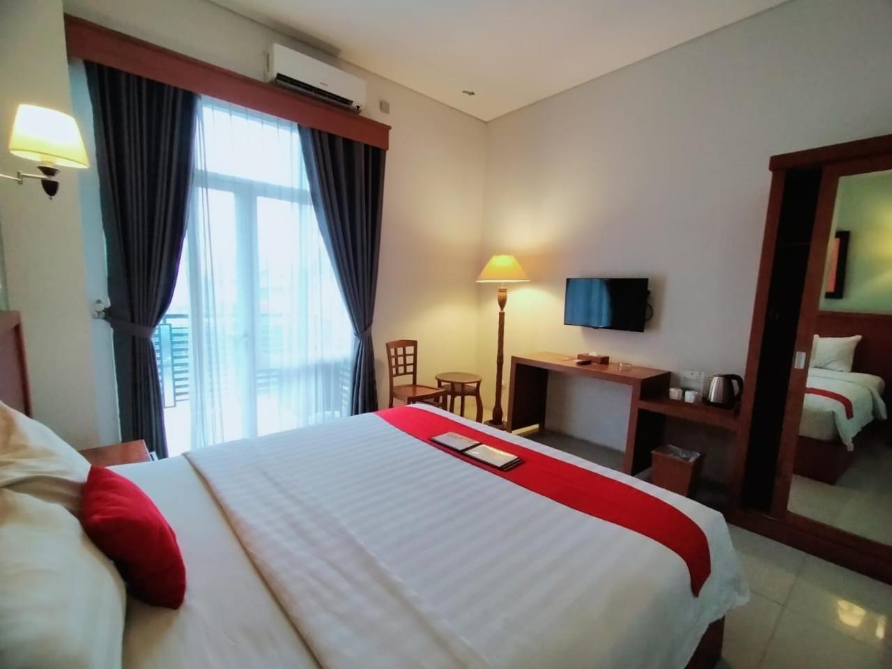 Prima Sr Hotel & Convention Yogyakarta Sleman  Zewnętrze zdjęcie
