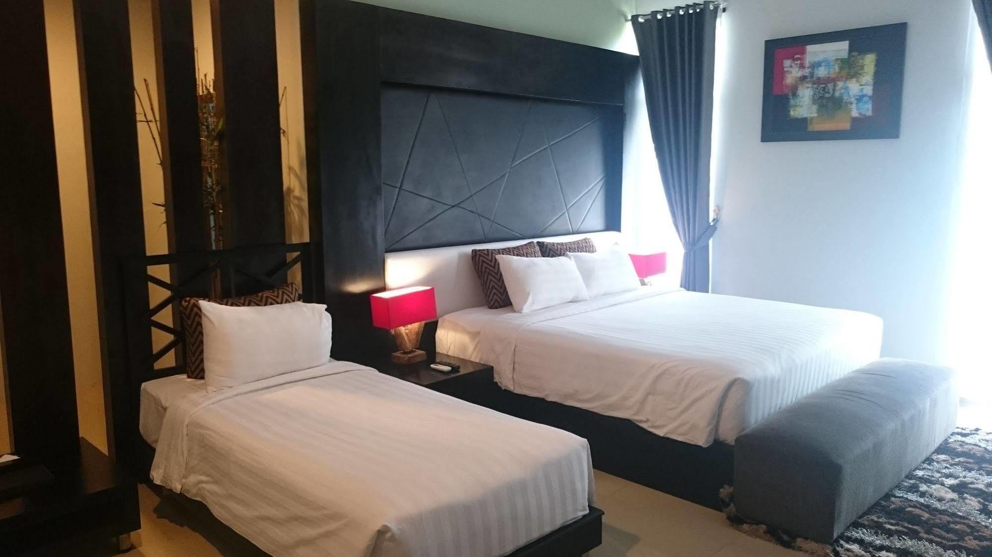 Prima Sr Hotel & Convention Yogyakarta Sleman  Zewnętrze zdjęcie