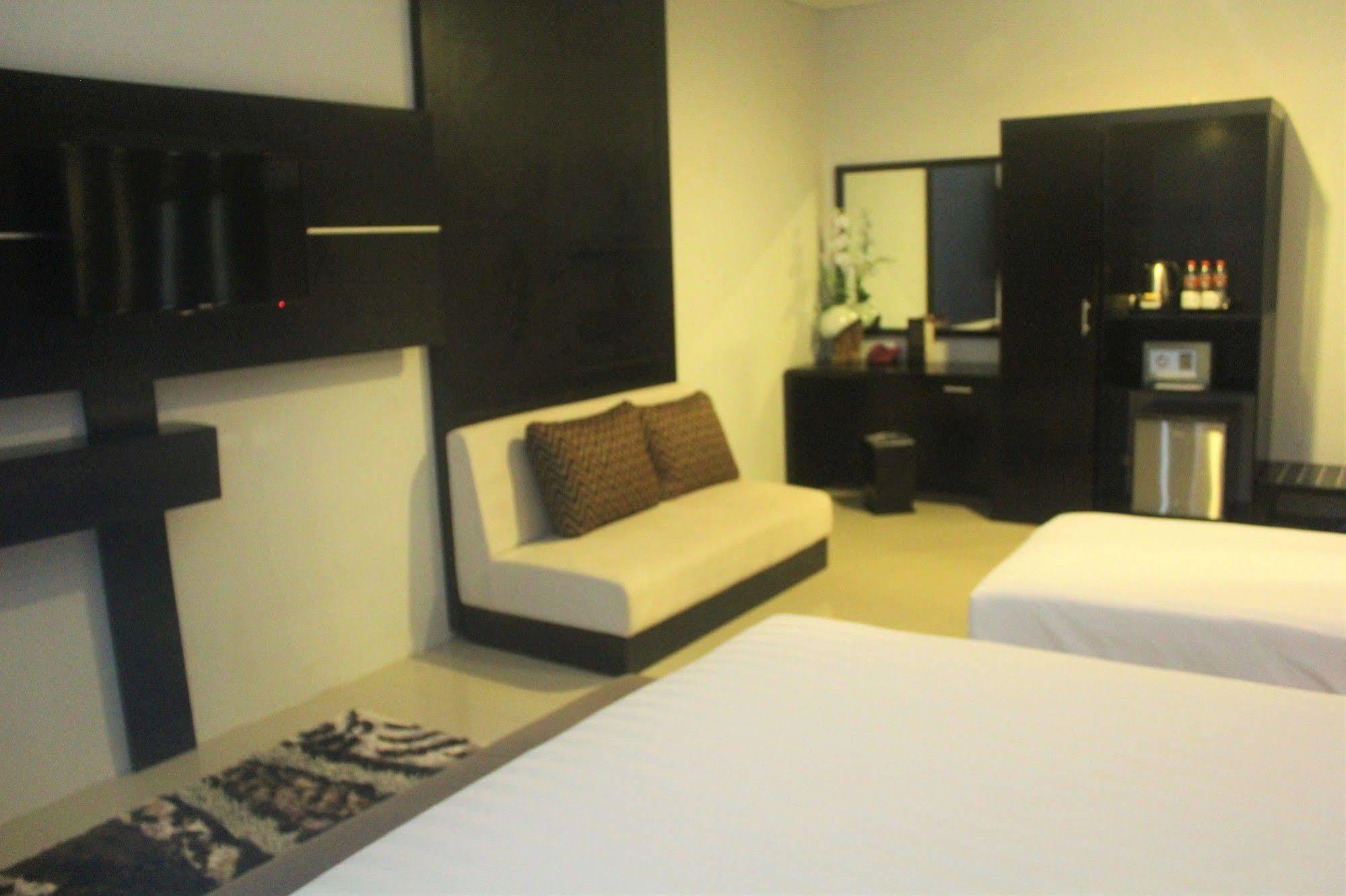 Prima Sr Hotel & Convention Yogyakarta Sleman  Zewnętrze zdjęcie