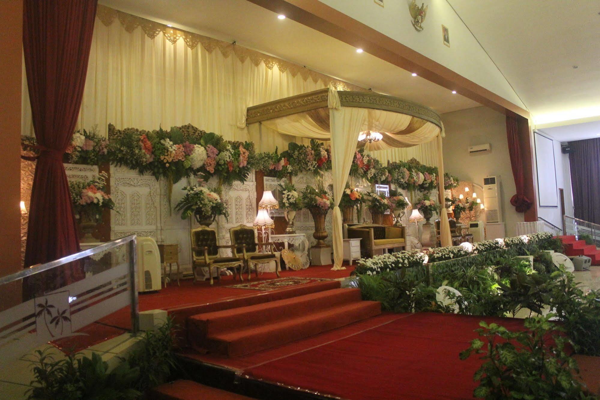 Prima Sr Hotel & Convention Yogyakarta Sleman  Zewnętrze zdjęcie