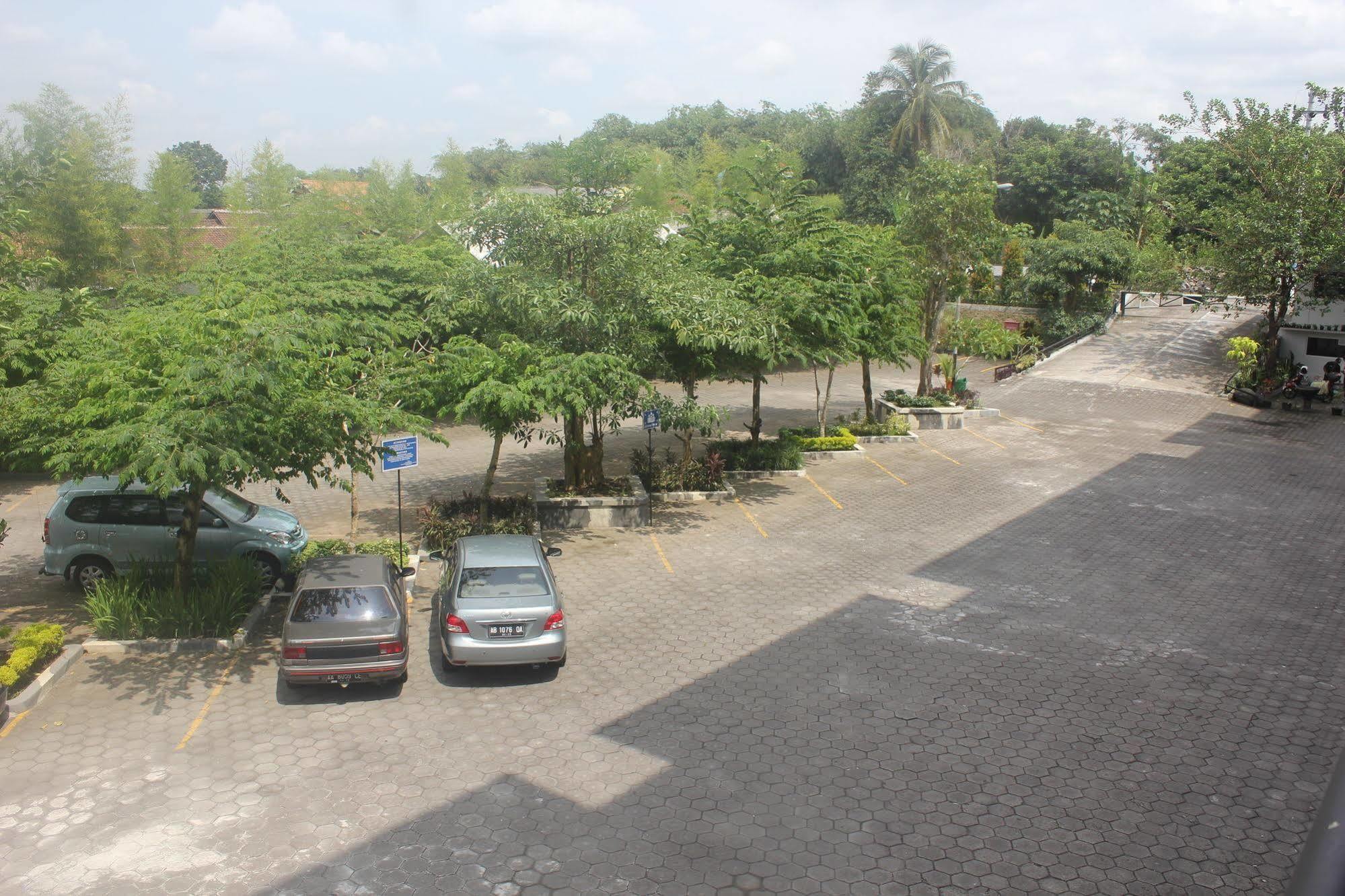 Prima Sr Hotel & Convention Yogyakarta Sleman  Zewnętrze zdjęcie