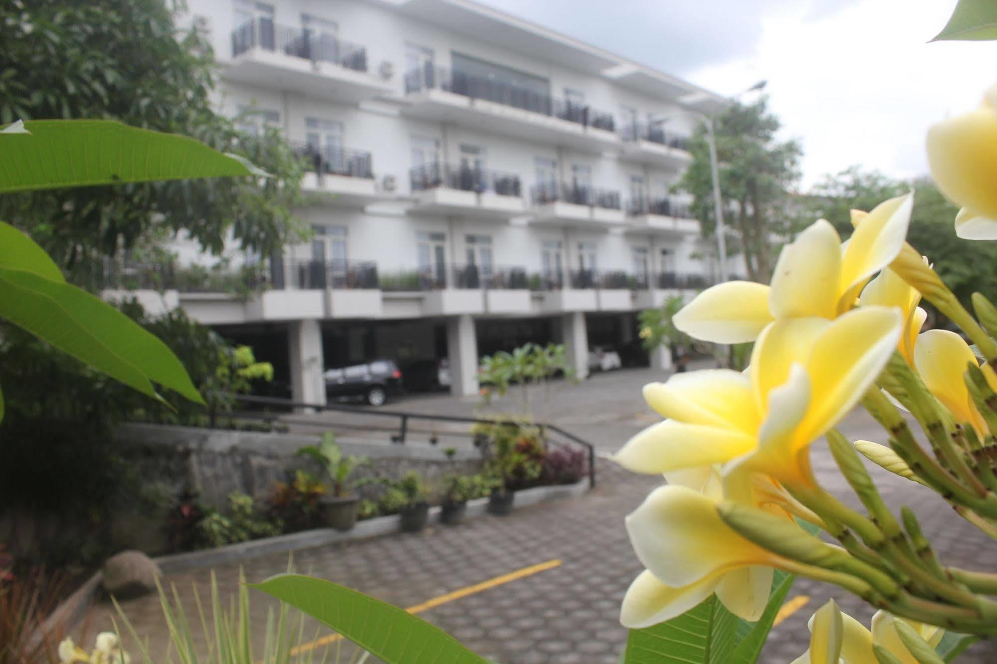 Prima Sr Hotel & Convention Yogyakarta Sleman  Zewnętrze zdjęcie